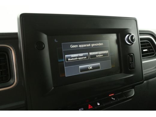 Renault Master T33 2.3 dCi L2H2 150PK Airco Camera Cruise 3 Persoons PDC LED Elektrpakket Trekhaak ActivLease financial lease