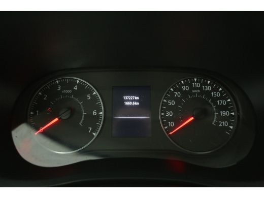 Renault Master T33 2.3 dCi L2H2 150PK Airco Camera Cruise 3 Persoons PDC LED Elektrpakket Trekhaak ActivLease financial lease