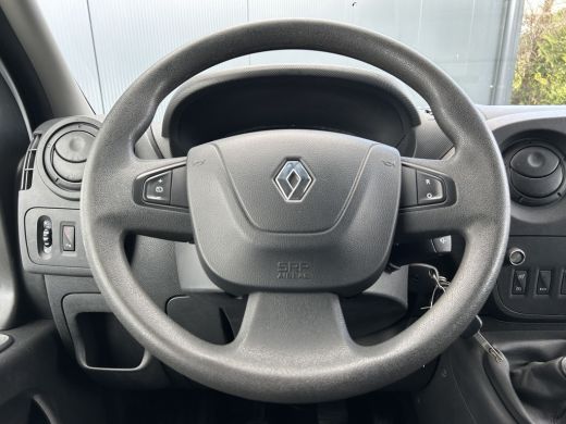 Renault Master T35 2.3 dCi 131 PK / L2H2 / 1e EIG. / AIRCO / CRUISE / NAVI / IMPERIAAL / TREKHAAK ActivLease financial lease