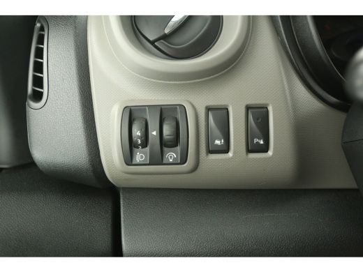 Renault Trafic 1.6 dCi T29 L1H1 Airco Cruise Navigatie PDC 3 Persoons Elektrpakket Schuifdeur ActivLease financial lease