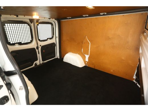 Renault Trafic 1.6 dCi T29 L1H1 Airco Cruise Navigatie PDC 3 Persoons Elektrpakket Schuifdeur ActivLease financial lease