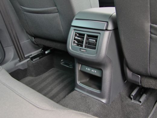 Seat Ateca 1.5 TSI 150pk DSG Style Business Intense | Trekhaak ActivLease financial lease