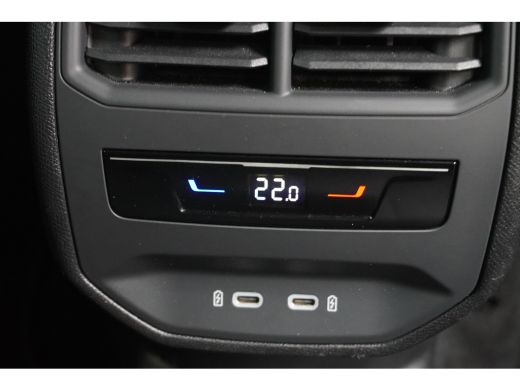 Seat Leon Sportstourer 1.4 e-Hybrid Black Edition | TREKHAAK | CAMERA | NAVIGATIE | ELEKTR. A. KLEP | STUUR + STOELVERW. ActivLease financial lease