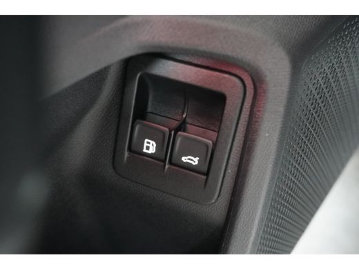Seat Leon Sportstourer 1.4 e-Hybrid Black Edition | TREKHAAK | CAMERA | NAVIGATIE | ELEKTR. A. KLEP | STUUR + STOELVERW. ActivLease financial lease