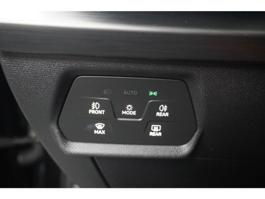 Seat Leon Sportstourer 1.4 e-Hybrid Black Edition | TREKHAAK | CAMERA | NAVIGATIE | ELEKTR. A. KLEP | STUUR + STOELVERW. ActivLease financial lease