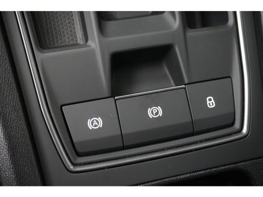 Seat Leon Sportstourer 1.4 e-Hybrid Black Edition | TREKHAAK | CAMERA | NAVIGATIE | ELEKTR. A. KLEP | STUUR + STOELVERW. ActivLease financial lease