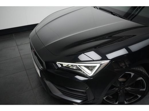Seat Leon Sportstourer 1.4 e-Hybrid Black Edition | TREKHAAK | CAMERA | NAVIGATIE | ELEKTR. A. KLEP | STUUR + STOELVERW. ActivLease financial lease