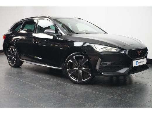 Seat Leon Sportstourer 1.4 e-Hybrid Black Edition | TREKHAAK | CAMERA | NAVIGATIE | ELEKTR. A. KLEP | STUUR + STOELVERW. ActivLease financial lease