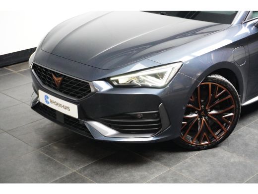 Seat Leon Sportstourer 1.4 e-Hybrid VZ Copper Edition | TREKHAAK | NAVIGATIE | 19 INCH | ELEKTR. A. KLEP ActivLease financial lease