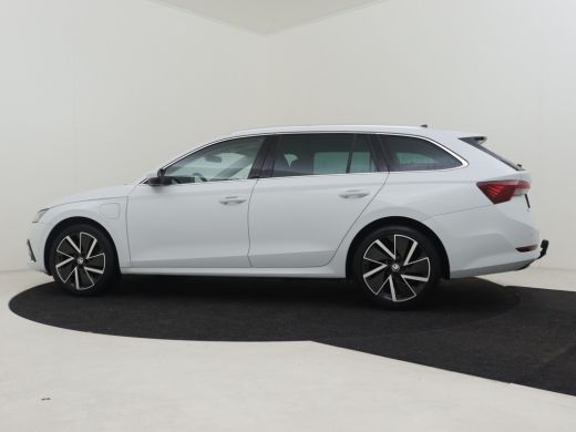 Skoda Octavia Combi 1.4 TSI iV PHEV Business Edition Plus 204pk | Lederen bekleding | Trekhaak | Stoelventilati... ActivLease financial lease