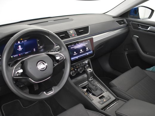 Skoda Superb Combi 1.4 TSI iV Business Edition Plus 218pk | Trekhaak | Panorama dak | 360 camera | Park assist... ActivLease financial lease
