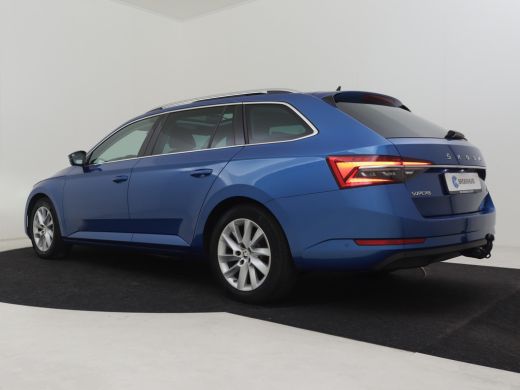 Skoda Superb Combi 1.4 TSI iV Business Edition Plus 218pk | Trekhaak | Panorama dak | 360 camera | Park assist... ActivLease financial lease