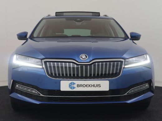Skoda Superb Combi 1.4 TSI iV Business Edition Plus 218pk | Trekhaak | Panorama dak | 360 camera | Park assist... ActivLease financial lease