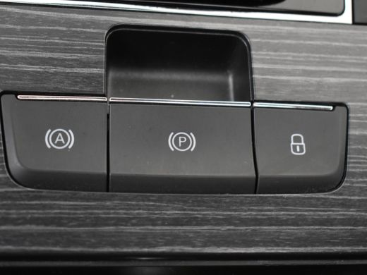 Skoda Superb Combi 1.4 TSI iV Business Edition Plus 218pk | Trekhaak | Panorama dak | 360 camera | Park assist... ActivLease financial lease