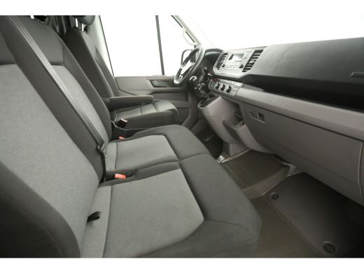 Volkswagen Crafter 35 2.0 TDI L3H3 177PK 3500KG Trekgew. Airco Cruise 3 Persoons Elektrpakket Trekhaak ActivLease financial lease