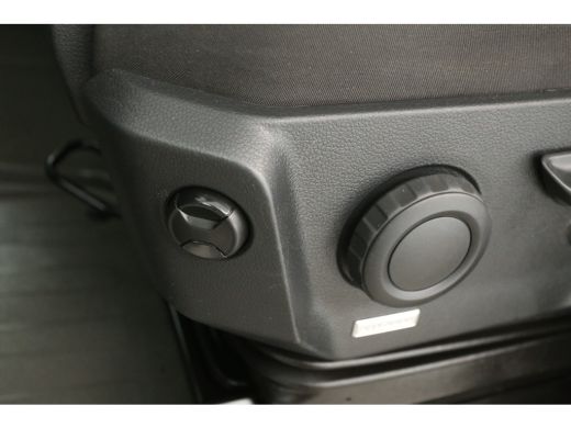 Volkswagen Crafter 35 2.0 TDI L3H3 177PK 3500KG Trekgew. Airco Cruise 3 Persoons Elektrpakket Trekhaak ActivLease financial lease