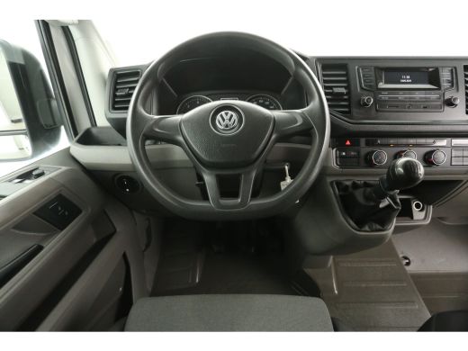 Volkswagen Crafter 35 2.0 TDI L3H3 177PK 3500KG Trekgew. Airco Cruise 3 Persoons Elektrpakket Trekhaak ActivLease financial lease