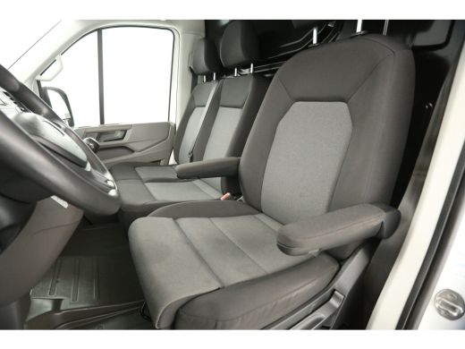 Volkswagen Crafter 35 2.0 TDI L3H3 177PK 3500KG Trekgew. Airco Cruise 3 Persoons Elektrpakket Trekhaak ActivLease financial lease