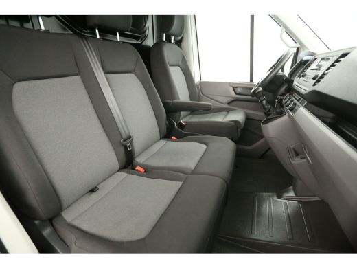Volkswagen Crafter 35 2.0 TDI L3H3 177PK 3500KG Trekgew. Airco Cruise 3 Persoons Elektrpakket Trekhaak ActivLease financial lease