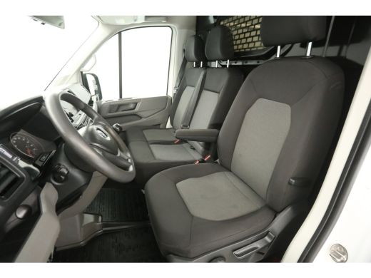 Volkswagen Crafter 35 2.0 TDI L3H3 177PK 3500KG Trekgew. Werkbus Airco Camera Carplay Cruise 3 Persoons Imperiaal Tr... ActivLease financial lease