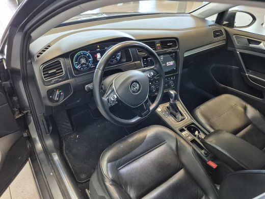 Volkswagen e-Golf E Golf Bekleding leder | Camera | Stoelverwarming | LED | Voorruit verwarming | ActivLease financial lease