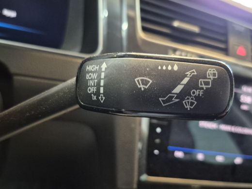 Volkswagen e-Golf E Golf Bekleding leder | Camera | Stoelverwarming | LED | Voorruit verwarming | ActivLease financial lease