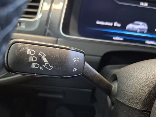 Volkswagen e-Golf E Golf Bekleding leder | Camera | Stoelverwarming | LED | Voorruit verwarming | ActivLease financial lease