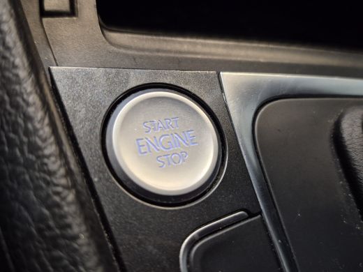 Volkswagen e-Golf E Golf Bekleding leder | Camera | Stoelverwarming | LED | Voorruit verwarming | ActivLease financial lease