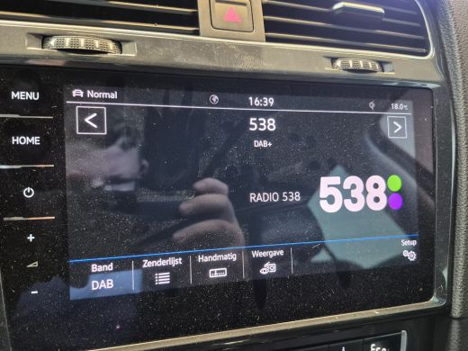 Volkswagen e-Golf E Golf Bekleding leder | Camera | Stoelverwarming | LED | Voorruit verwarming | ActivLease financial lease