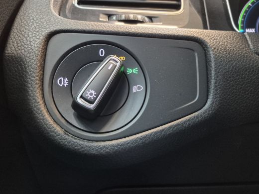 Volkswagen e-Golf E Golf Bekleding leder | Camera | Stoelverwarming | LED | Voorruit verwarming | ActivLease financial lease