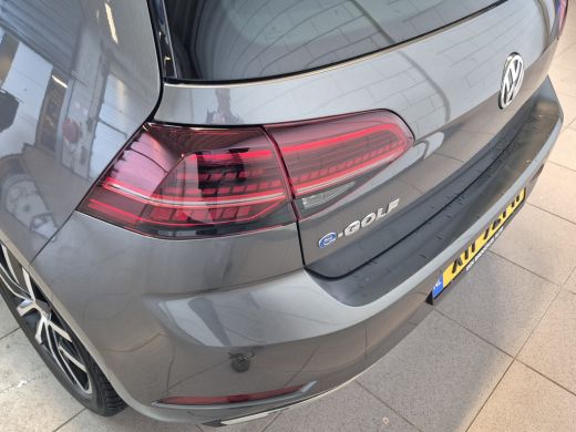 Volkswagen e-Golf E Golf Bekleding leder | Camera | Stoelverwarming | LED | Voorruit verwarming | ActivLease financial lease