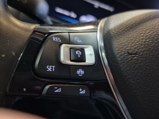 Volkswagen e-Golf E Golf Bekleding leder | Camera | Stoelverwarming | LED | Voorruit verwarming | ActivLease financial lease