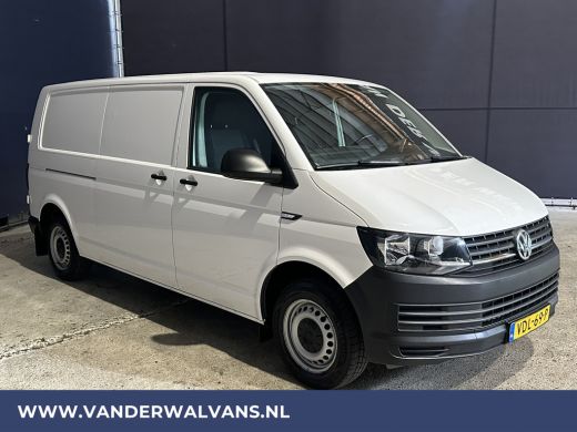 Volkswagen Transporter 2.0 TDI L2H1 Euro6 Airco | Navigatie | Cruisecontrol | Trekhaak | Leder stuurwiel Parkeersensoren ActivLease financial lease