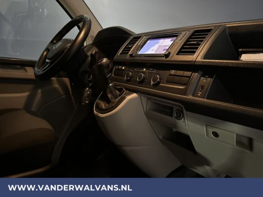Volkswagen Transporter 2.0 TDI L2H1 Euro6 Airco | Navigatie | Cruisecontrol | Trekhaak | Leder stuurwiel Parkeersensoren ActivLease financial lease