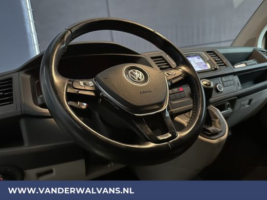 Volkswagen Transporter 2.0 TDI L2H1 Euro6 Airco | Navigatie | Cruisecontrol | Trekhaak | Leder stuurwiel Parkeersensoren ActivLease financial lease