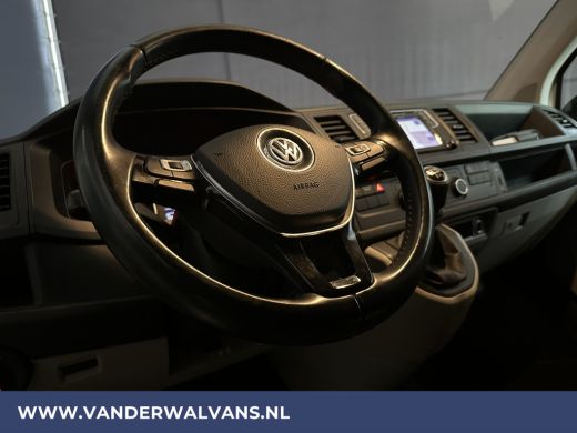 Volkswagen Transporter 2.0 TDI L2H1 Euro6 Airco | Navigatie | Cruisecontrol | Trekhaak | Leder stuurwiel Parkeersensoren ActivLease financial lease