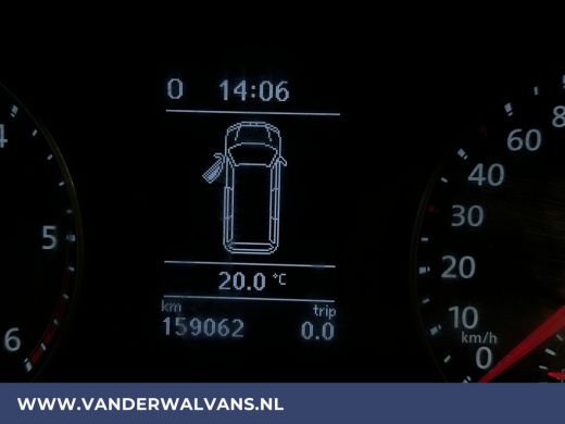 Volkswagen Transporter 2.0 TDI L2H1 Euro6 Airco | Navigatie | Cruisecontrol | Trekhaak | Leder stuurwiel Parkeersensoren ActivLease financial lease