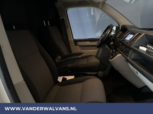 Volkswagen Transporter 2.0 TDI L2H1 Euro6 Airco | Navigatie | Cruisecontrol | Trekhaak | Leder stuurwiel Parkeersensoren ActivLease financial lease