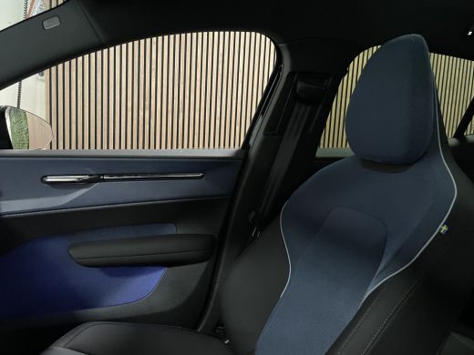 Volvo  EX30 Single Motor Extended Range Ultra | 360° Camera | Panoramadak | Harman Kardon | 20 Inch | Elektri... ActivLease financial lease