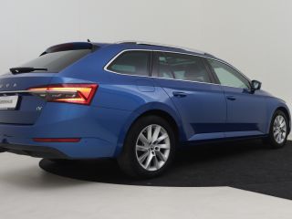 Skoda Superb Combi 1.4 TSI iV Business Edition Plus 218pk | Trekhaak | Panorama dak | 360 camera | Park assist...