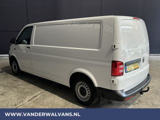Volkswagen Transporter 2.0 TDI L2H1 Euro6 Airco | Navigatie | Cruisecontrol | Trekhaak | Leder stuurwiel Parkeersensoren