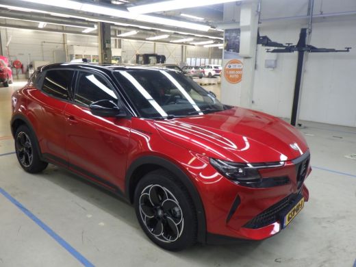 Alfa Romeo Junior Elettrica Speciale 54 kWh | Sabelt Sportstoelen | LED-Matrix | Pack Techno | Pack Sport | Elektr... ActivLease financial lease