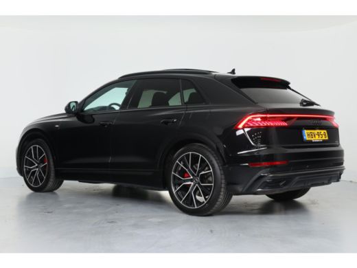 Audi Q8 60 TFSI e quattro Pro Line S Competition | Valcona | Panoramadak | Carbon | HUD | Trekhaak | Pano... ActivLease financial lease