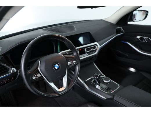 BMW 3-serie 330e eDrive Edition | Leder | Led | Stoelverwarming | 18 inch | Camera | Dodehoek Detector | 18 I... ActivLease financial lease