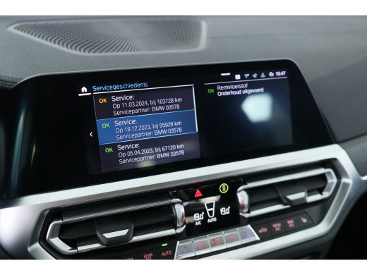 BMW 3-serie 330e eDrive Edition | Leder | Led | Stoelverwarming | 18 inch | Camera | Dodehoek Detector | 18 I... ActivLease financial lease