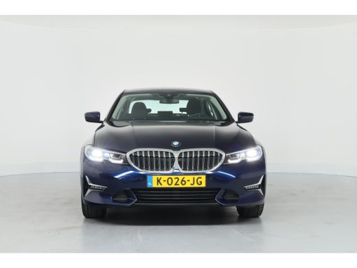 BMW 3-serie 330e eDrive Edition | Leder | Led | Stoelverwarming | 18 inch | Camera | Dodehoek Detector | 18 I... ActivLease financial lease