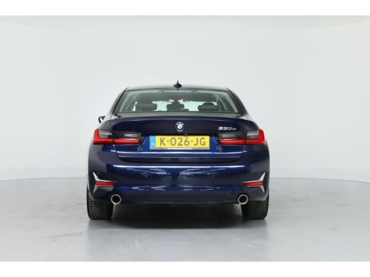 BMW 3-serie 330e eDrive Edition | Leder | Led | Stoelverwarming | 18 inch | Camera | Dodehoek Detector | 18 I... ActivLease financial lease