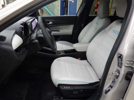 Fiat 600E La Prima 54 kWh 3 Fase (NIEUW!) | Vol-Leder | Massage | Elektr. Achterklep | Climate Control | El... ActivLease financial lease