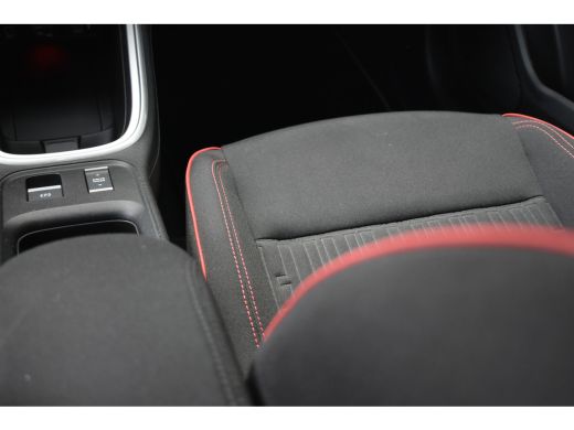 Fiat 600E RED 54 kWh 3 Fase | Navigatie by App | Parkeersensoren | Climate Control | Full-LED | Apple Carpl... ActivLease financial lease