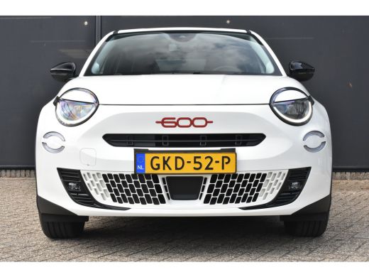 Fiat 600E RED 54 kWh 3 Fase | Navigatie by App | Parkeersensoren | Climate Control | Full-LED | Apple Carpl... ActivLease financial lease